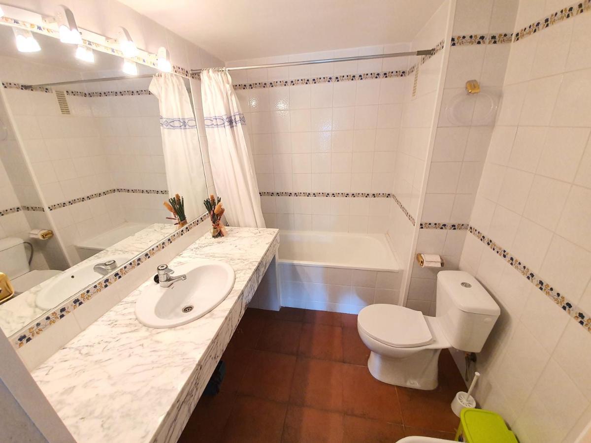 Apartamento Royal Marine Deluxe روساس المظهر الخارجي الصورة