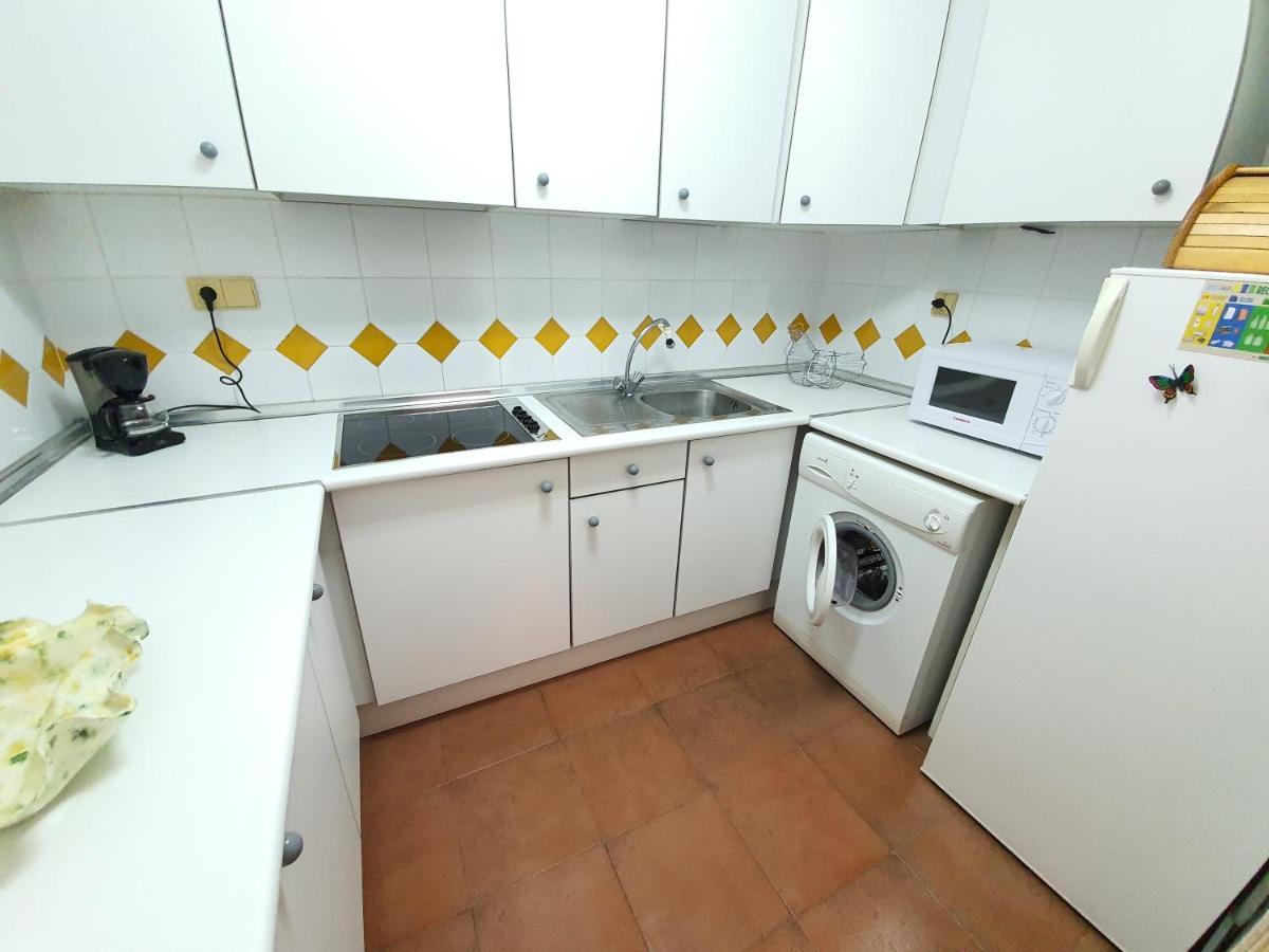 Apartamento Royal Marine Deluxe روساس المظهر الخارجي الصورة