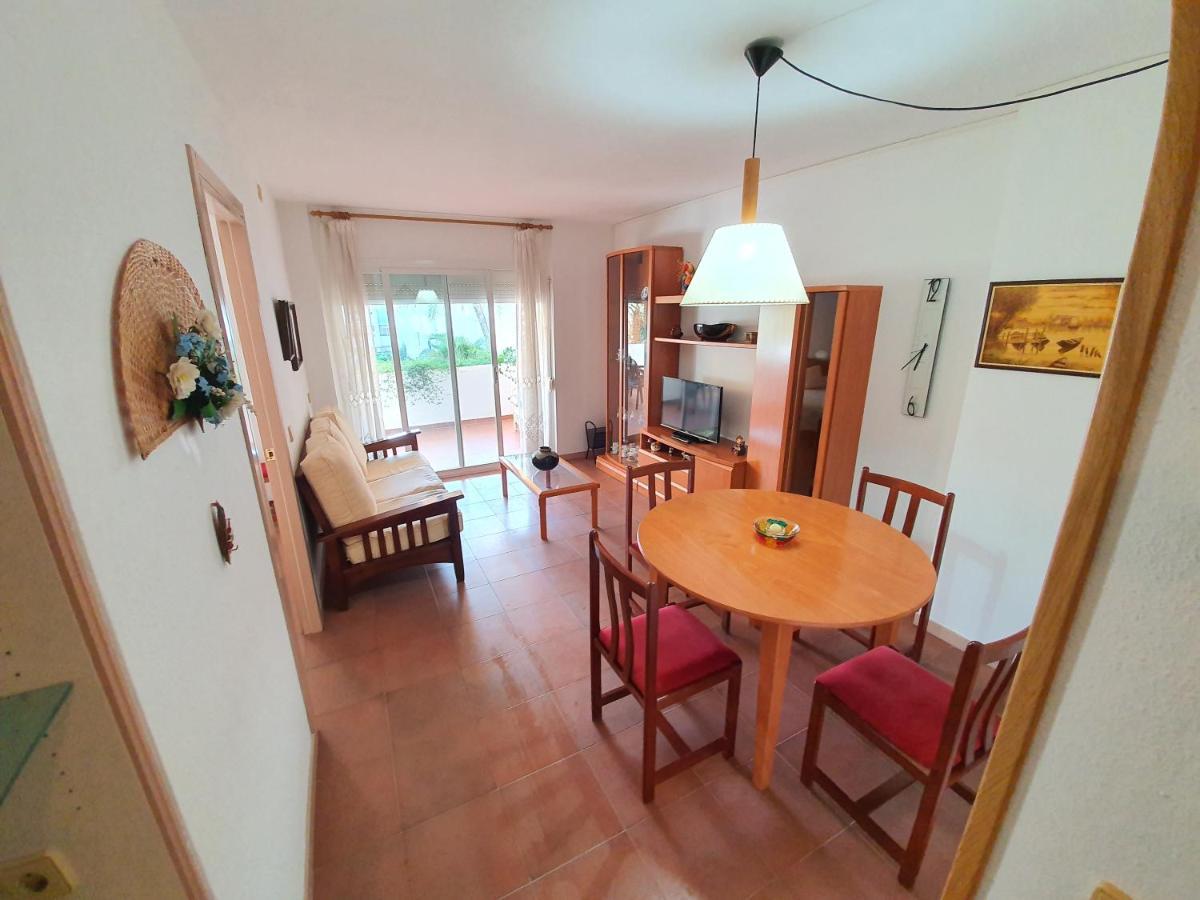 Apartamento Royal Marine Deluxe روساس المظهر الخارجي الصورة
