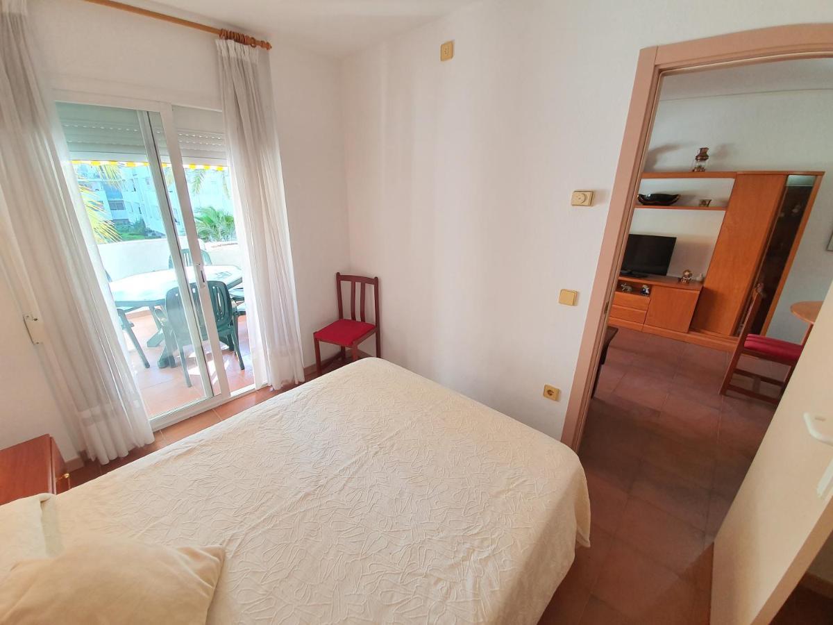 Apartamento Royal Marine Deluxe روساس المظهر الخارجي الصورة