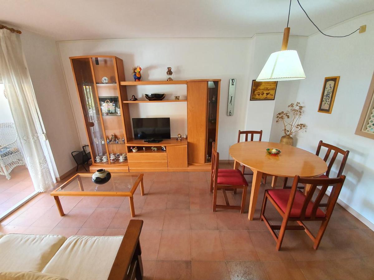 Apartamento Royal Marine Deluxe روساس المظهر الخارجي الصورة