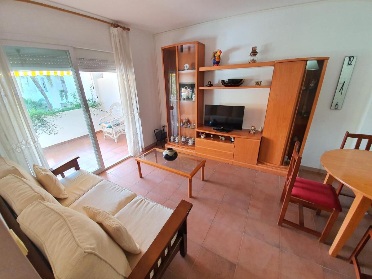 Apartamento Royal Marine Deluxe روساس المظهر الخارجي الصورة